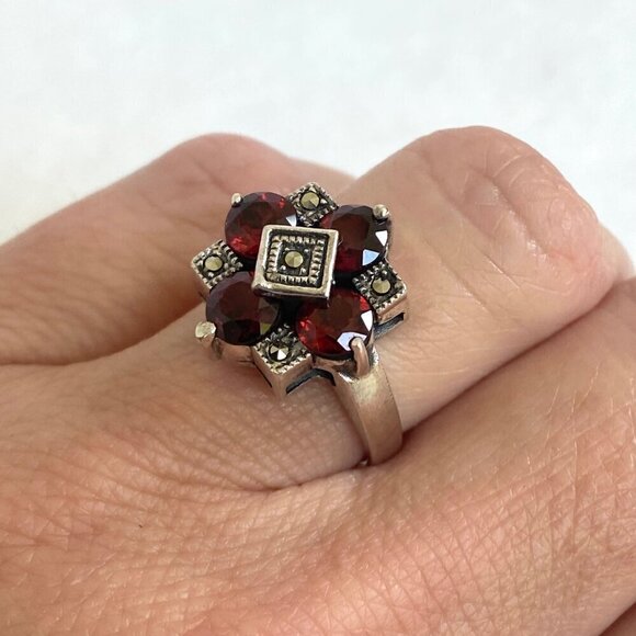 Sterling Silver 925 Multi Stone Round Prong Set Garnet & Marcasite Ring Sz 5.5 - Picture 2 of 16